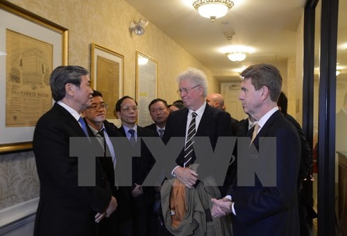 Ständiger Vertreter des Sekretariats der KPV Dinh The Huynh beendet seinen Besuch in den USA - ảnh 1